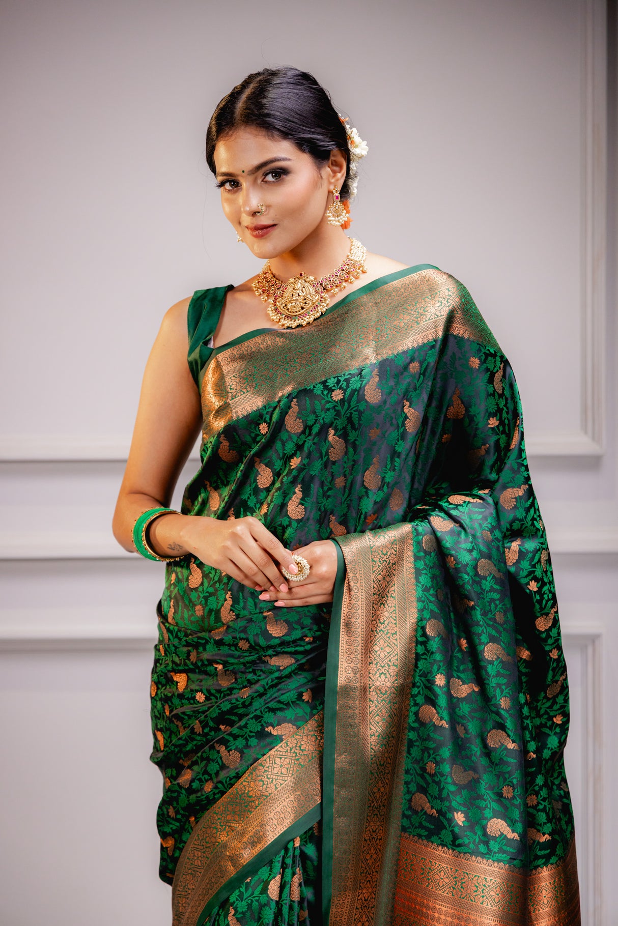 Mimosa Women's Woven Design Kanjivaram Style Art Silk Saree With Blouse Piece : SA00001700GRNFREE