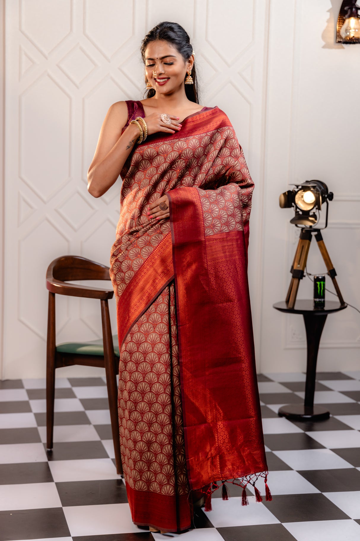 Mimosa Women's Woven Design Kanjivaram Style Art Silk Saree With Blouse Piece : SA00001790MRFREE