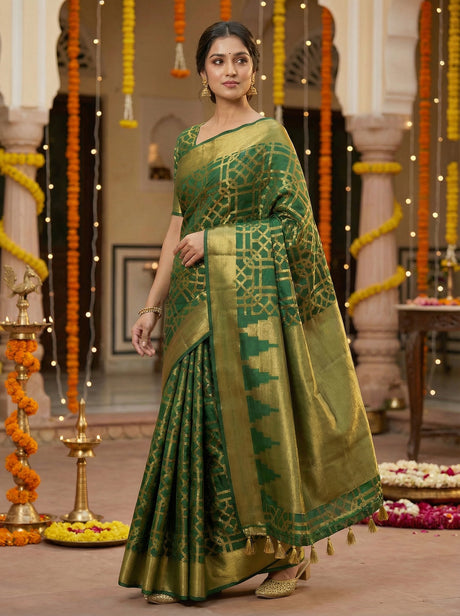 MIMOSA Women's Woven Design Banarasi Style Art Silk  Saree with Blouse Piece - Green ( SA00003121GRNFREE )