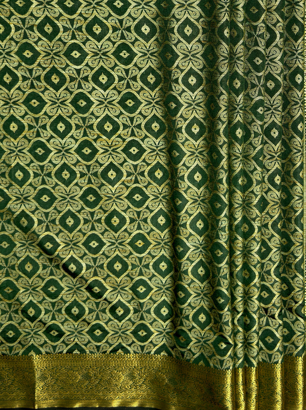 MIMOSA Women's Woven Design Banarasi Style Raw Silk Saree with Blouse Piece - Green ( SA00003131GRNFREE )