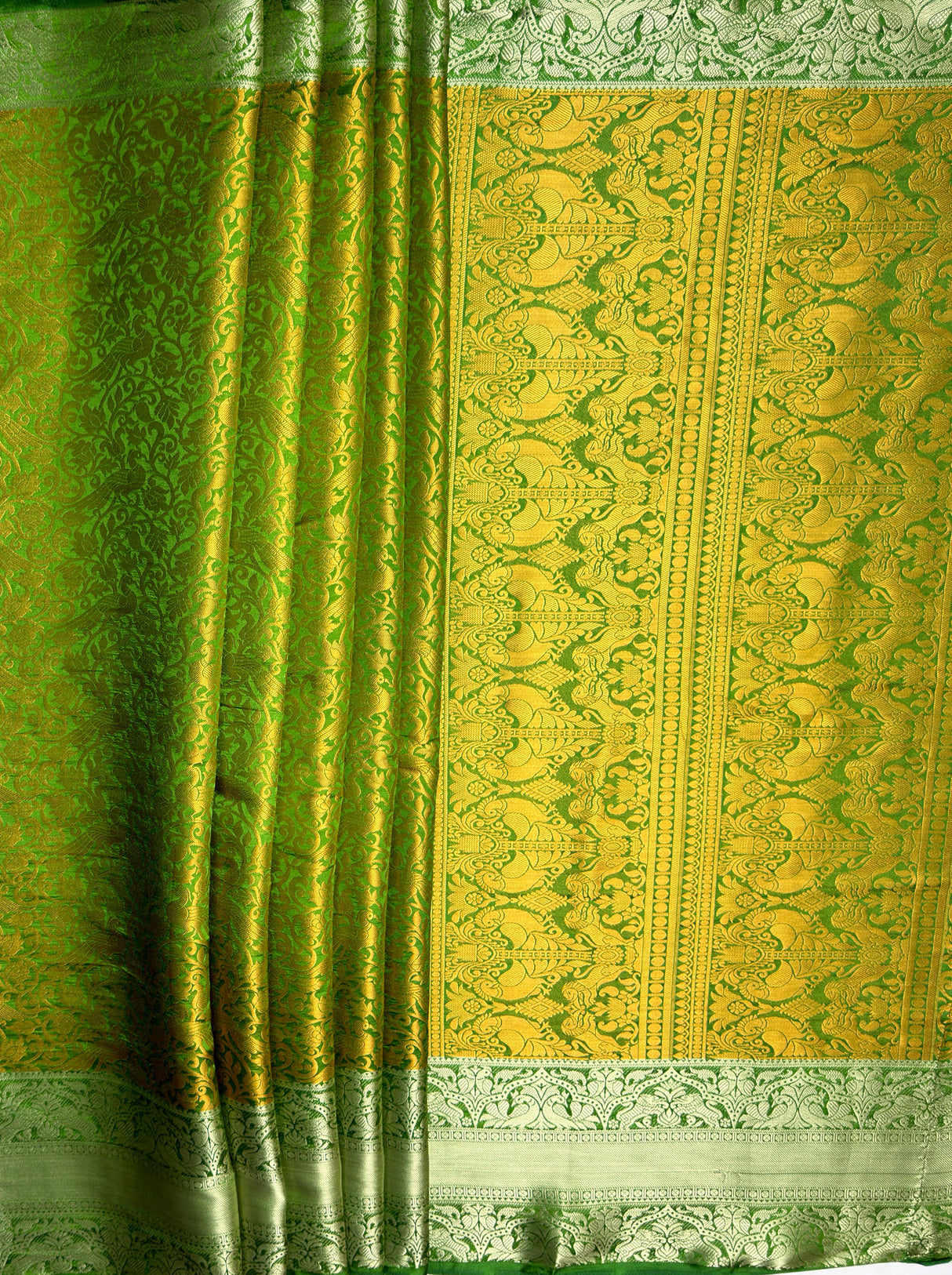 MIMOSA Women's Woven Design Banarasi Style Art Silk  Saree with Blouse Piece - Green ( SA00003132GRNFREE )
