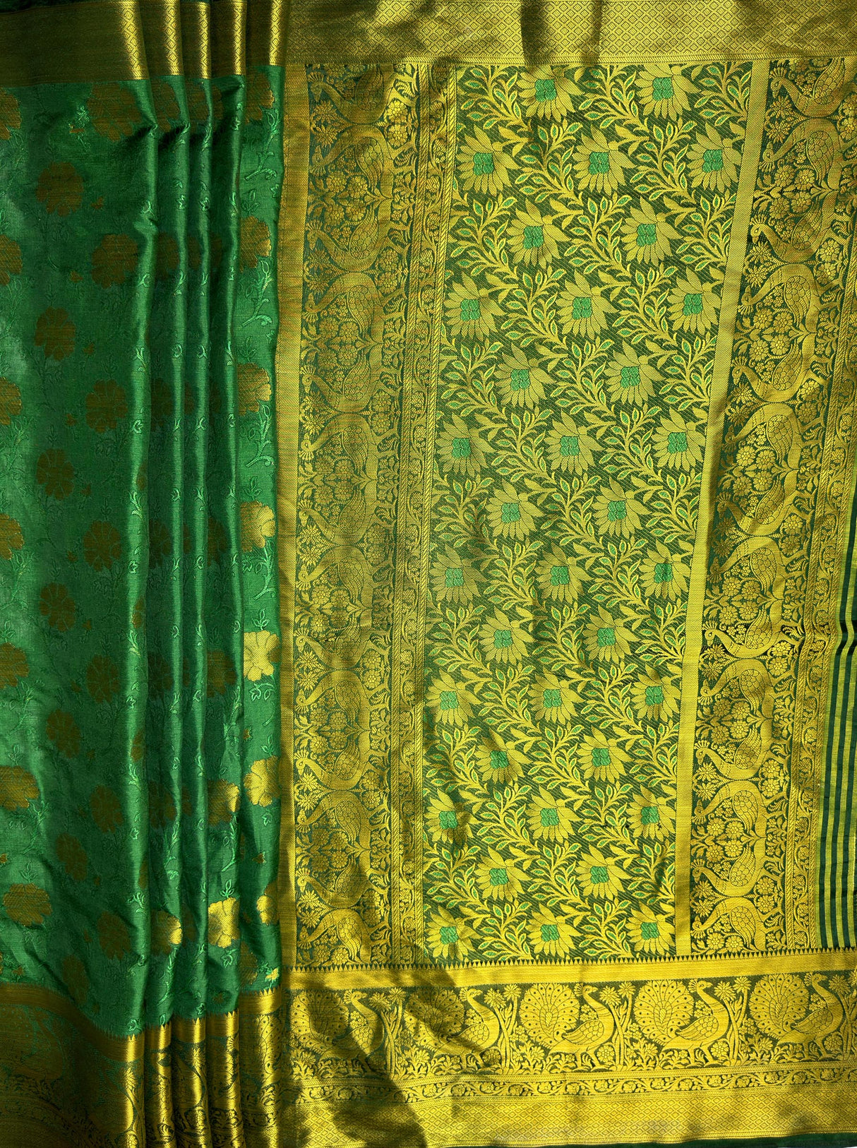 MIMOSA Women's Woven Design Kanjivaram Style Art Silk  Saree with Blouse Piece - Green ( SA00003142GRNFREE )