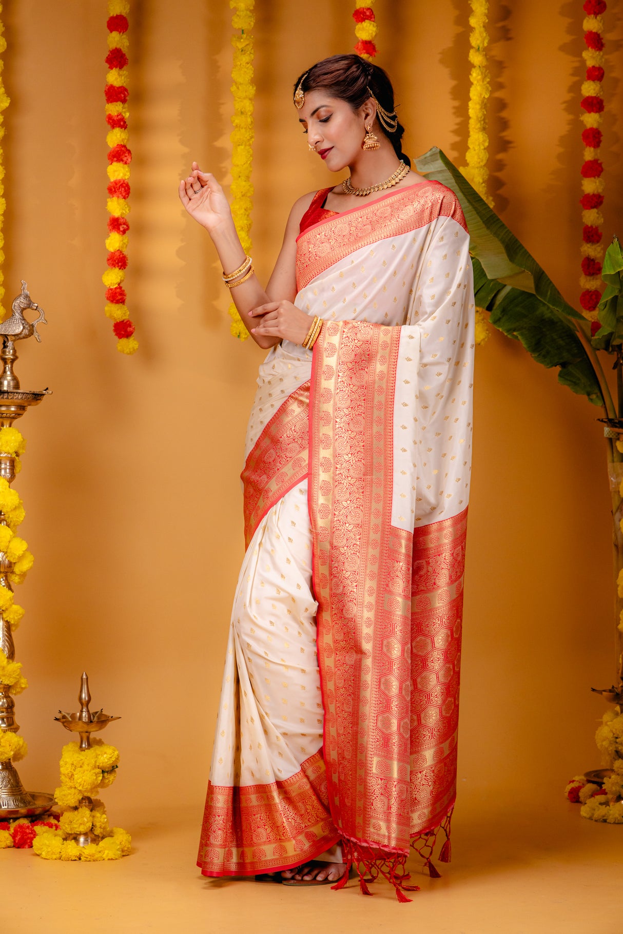 Mimosa Women's Woven Design Kanjivaram Style Art Silk Saree With Blouse Piece : SA00001607OFWFREE