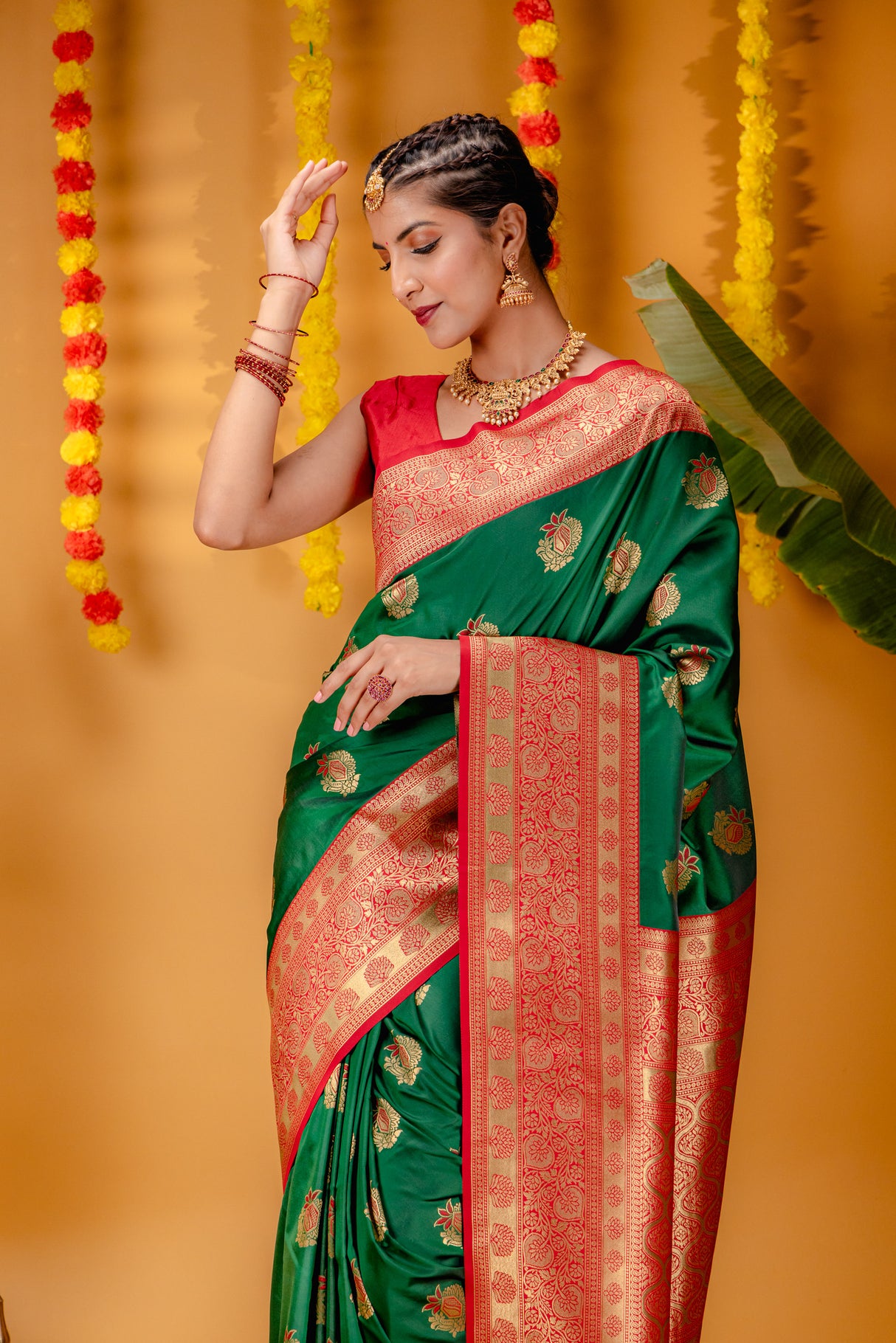 Mimosa Women's Woven Design Kanjivaram Style Art Silk Saree With Blouse Piece : SA00001693GRNFREE