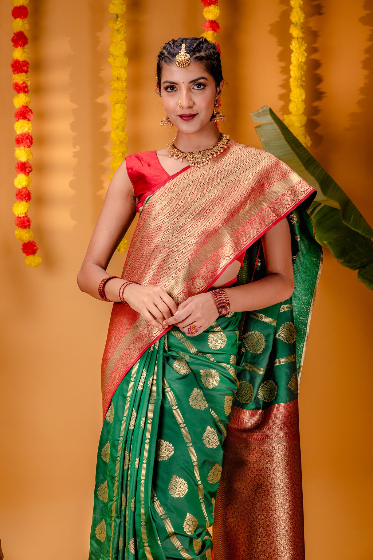 Mimosa Women's Woven Design Kanjivaram Style Art Silk Saree With Blouse Piece : SA00001610GRNFREE