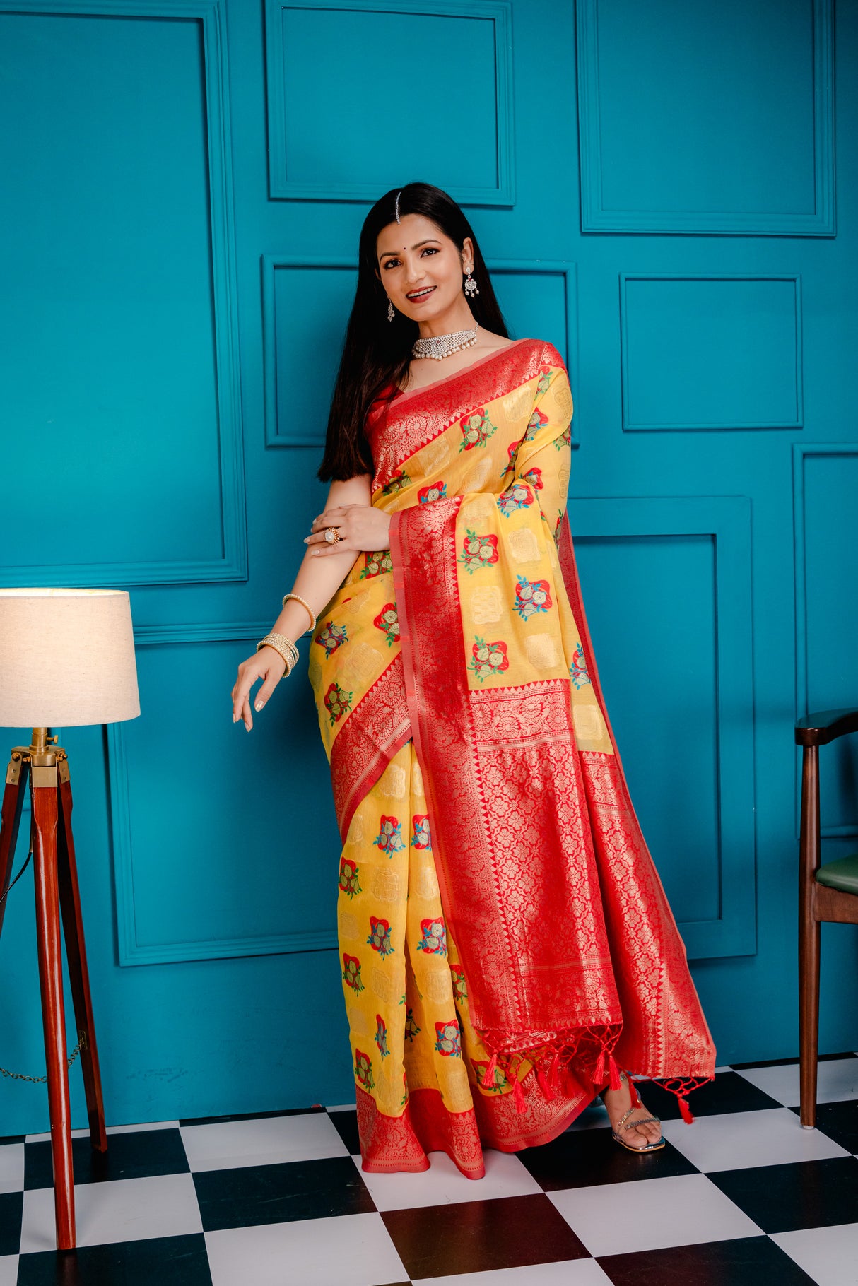 Mimosa Women's Woven Design Kanjivaram Style Art Silk Saree With Blouse Piece : SA00001624GDFREE