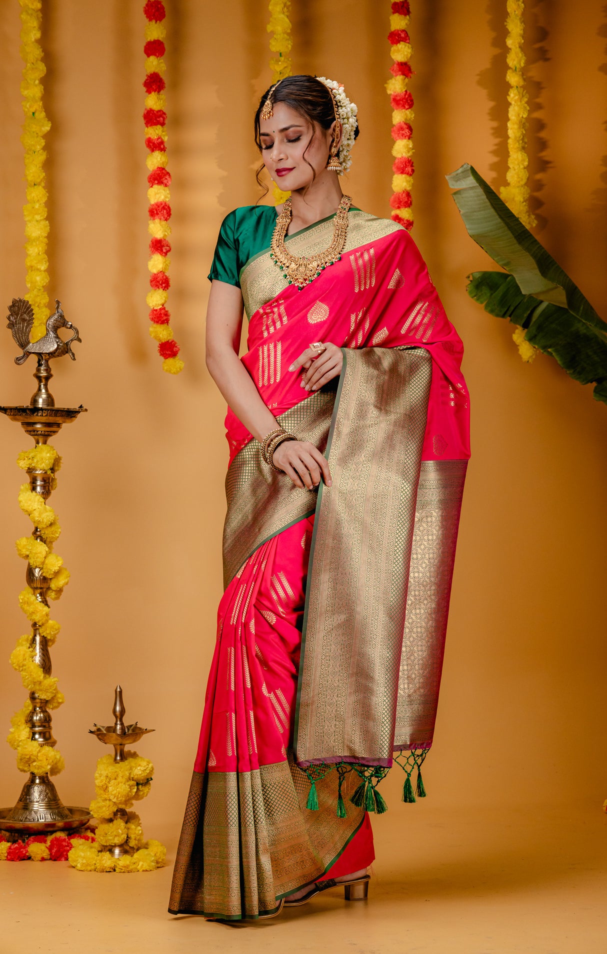 Mimosa Women's Woven Design Kanjivaram Style Art Silk Saree With Blouse Piece : SA00001732RNFREE