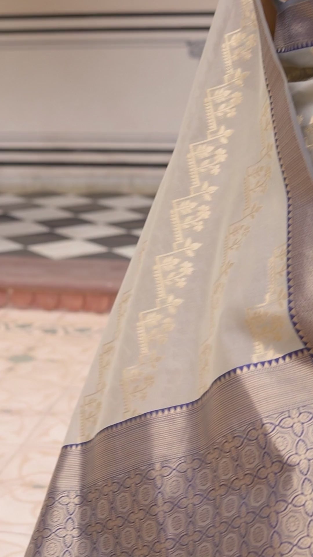 Mimosa Women's Woven Design Kanjivaram Linen Saree With Blouse Piece : SA00001233GYFREE