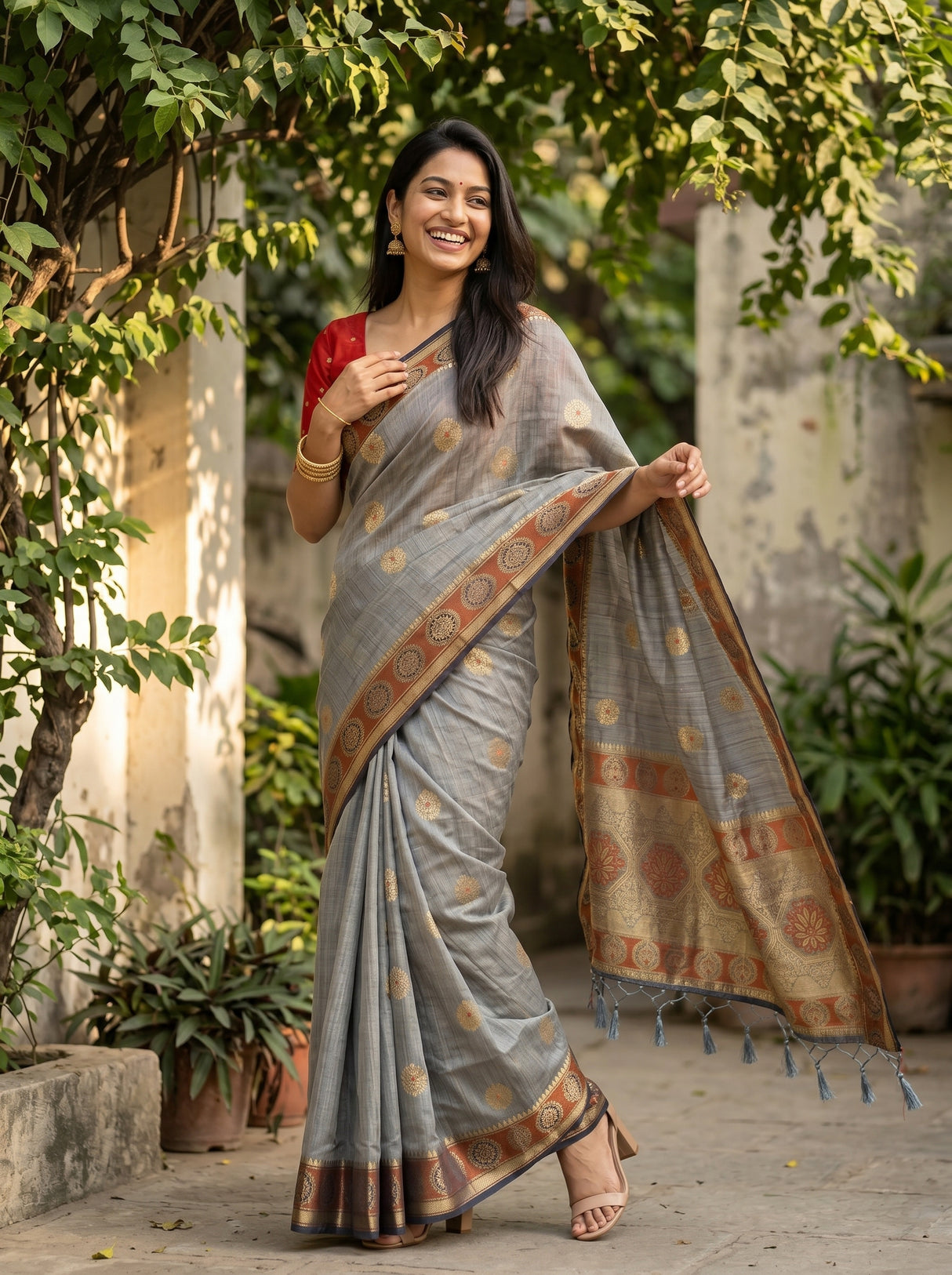 MIMOSA Grey Kanjivaram tusser Saree — pose 5 styling detail