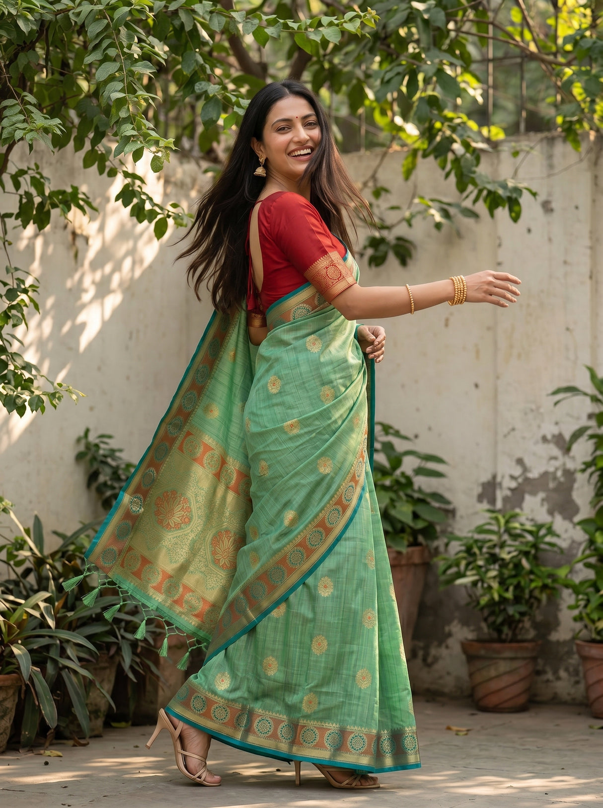 MIMOSA Rama Kanjivaram tusser Saree — pose 9 styling detail