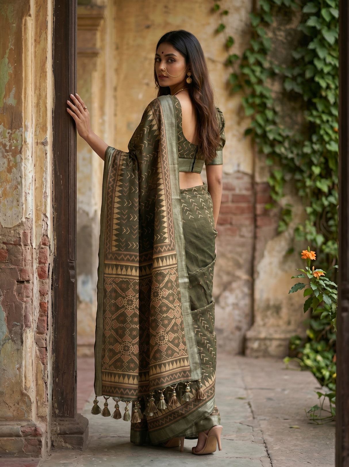 MIMOSA Saree Saree — pose 7 styling detail