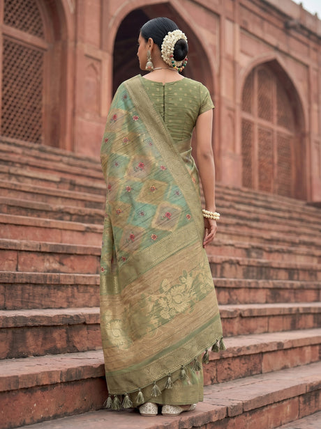 MIMOSA Saree Saree — pose 2 styling detail