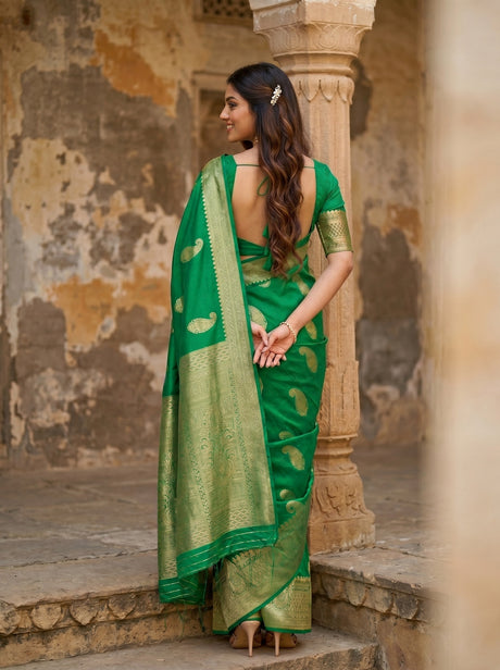 MIMOSA Saree Saree — pose 2 styling detail