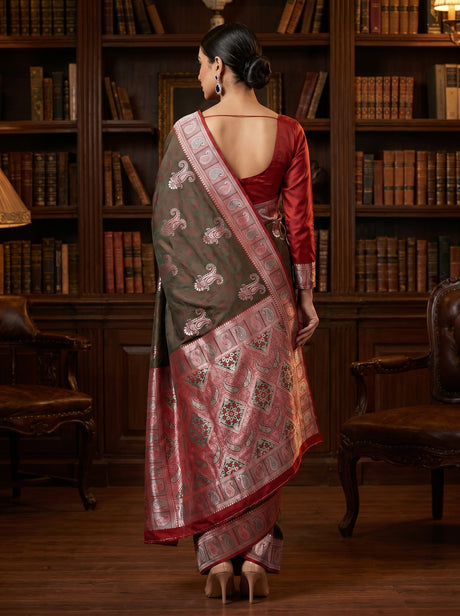 MIMOSA Beige Kanjivaram Saree with contrast Rust blouse Piece — Blouse and Border Detail