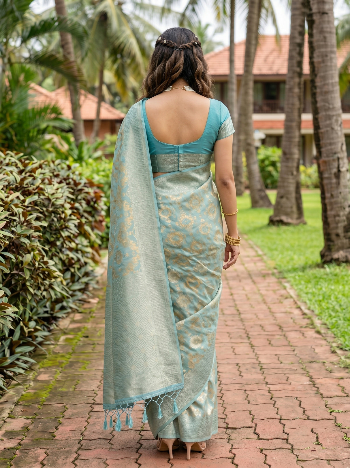 MIMOSA Saree Saree — pose 2 styling detail