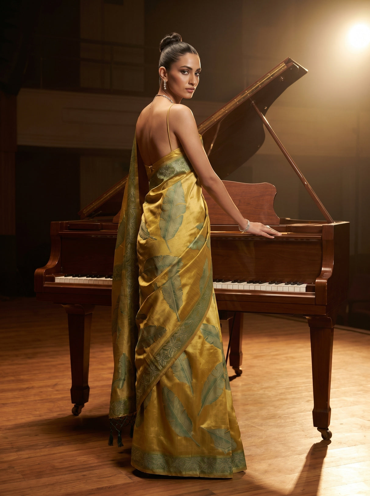 MIMOSA Saree Saree — pose 9 styling detail