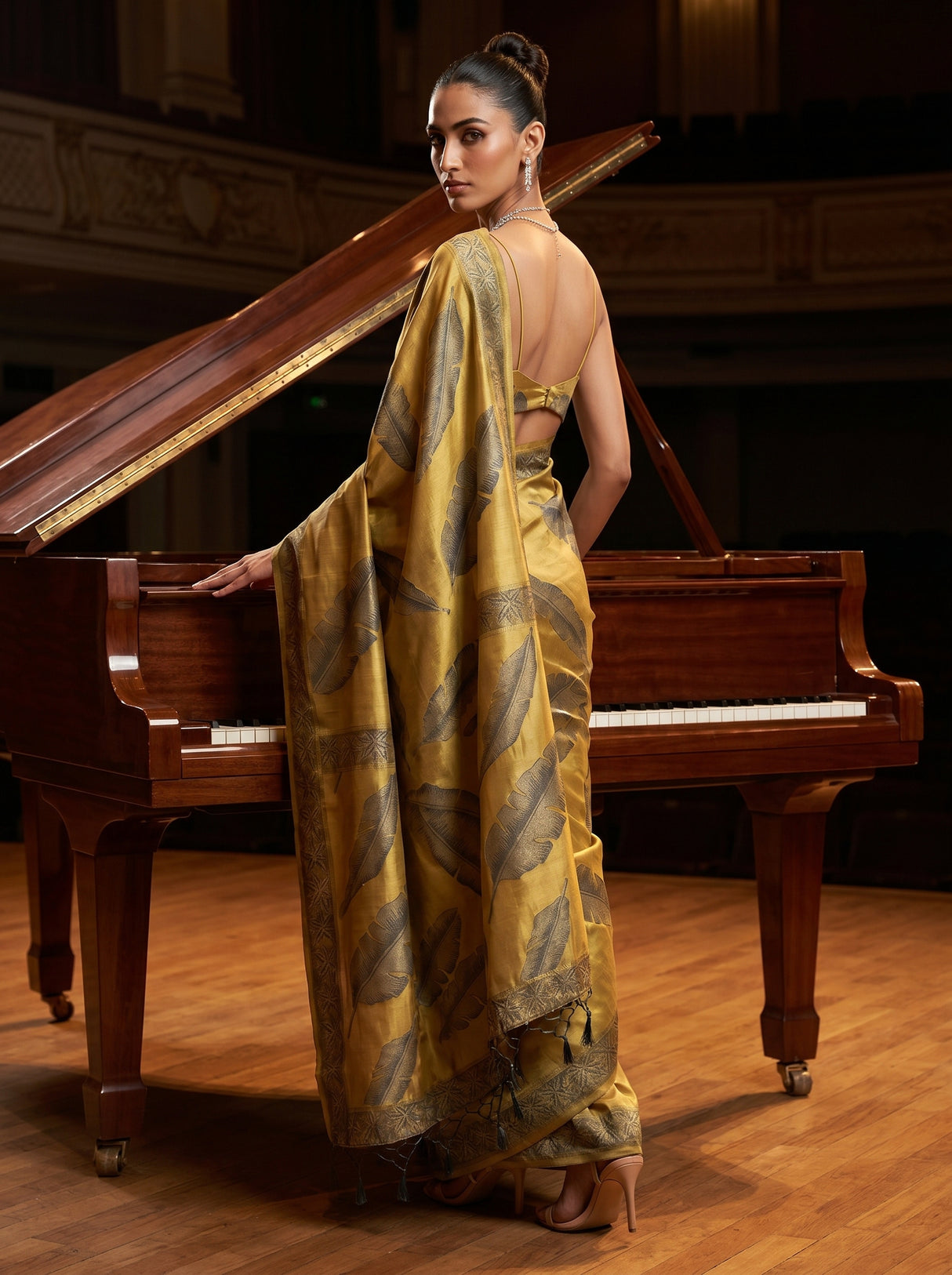 MIMOSA Saree Saree — pose 9 styling detail