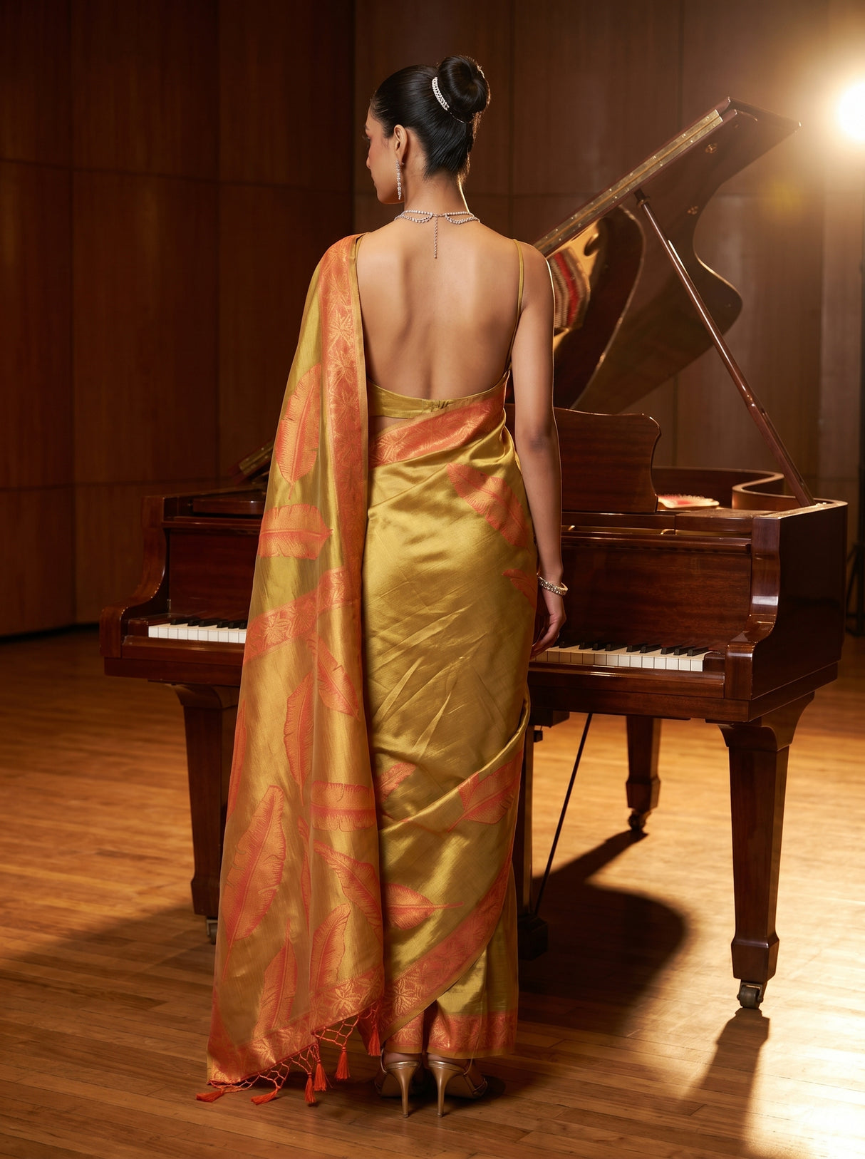 MIMOSA Saree Saree — pose 2 styling detail