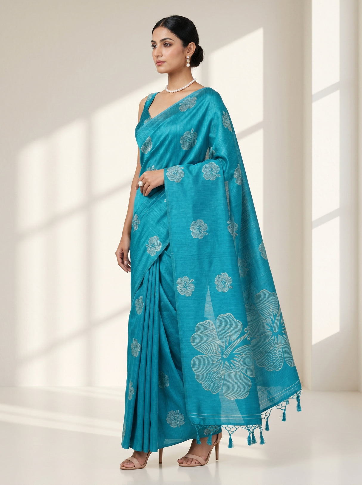 MIMOSA Saree Saree — pose 3 styling detail