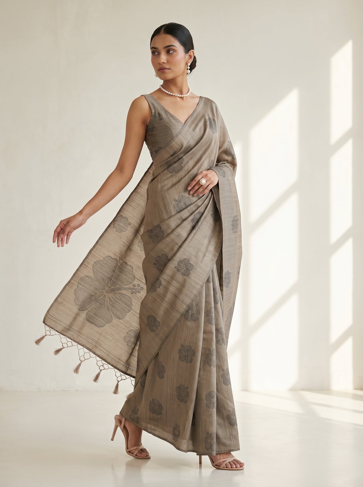 MIMOSA Saree Saree — pose 9 styling detail