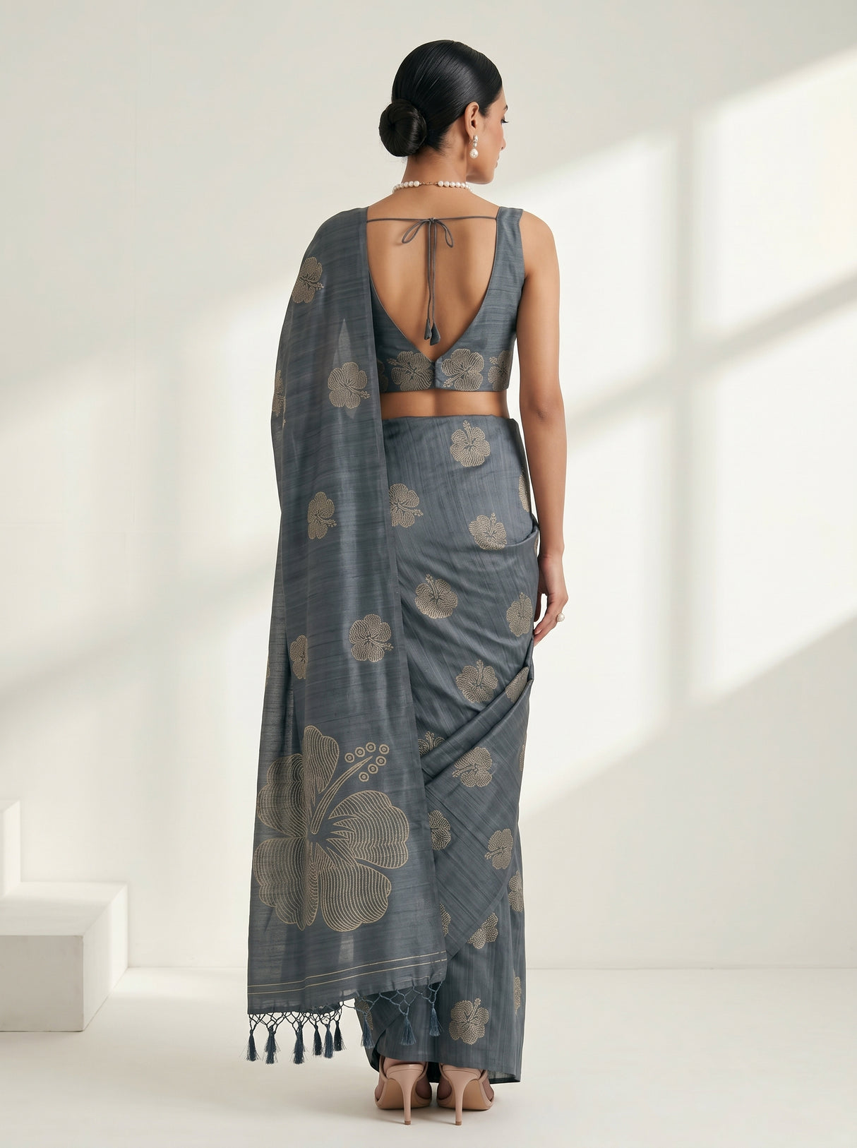 MIMOSA Saree Saree — pose 2 styling detail