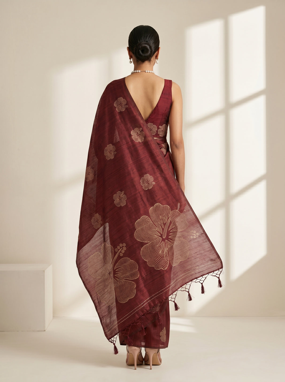 MIMOSA Saree Saree — pose 2 styling detail