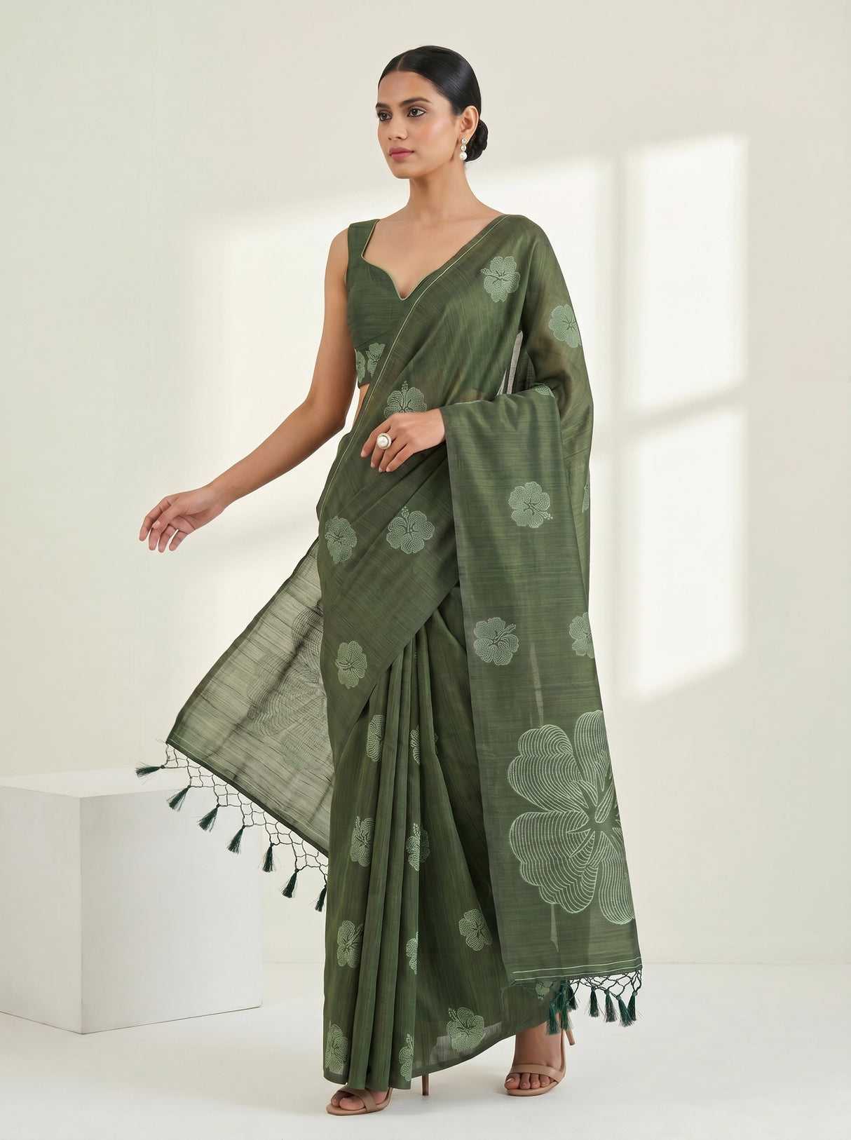 MIMOSA Saree Saree — pose 9 styling detail