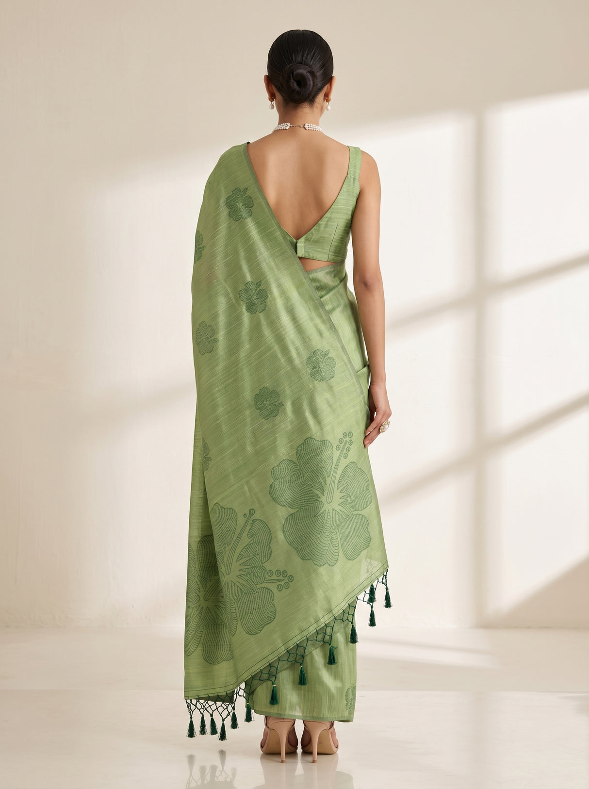 MIMOSA Saree Saree — pose 2 styling detail
