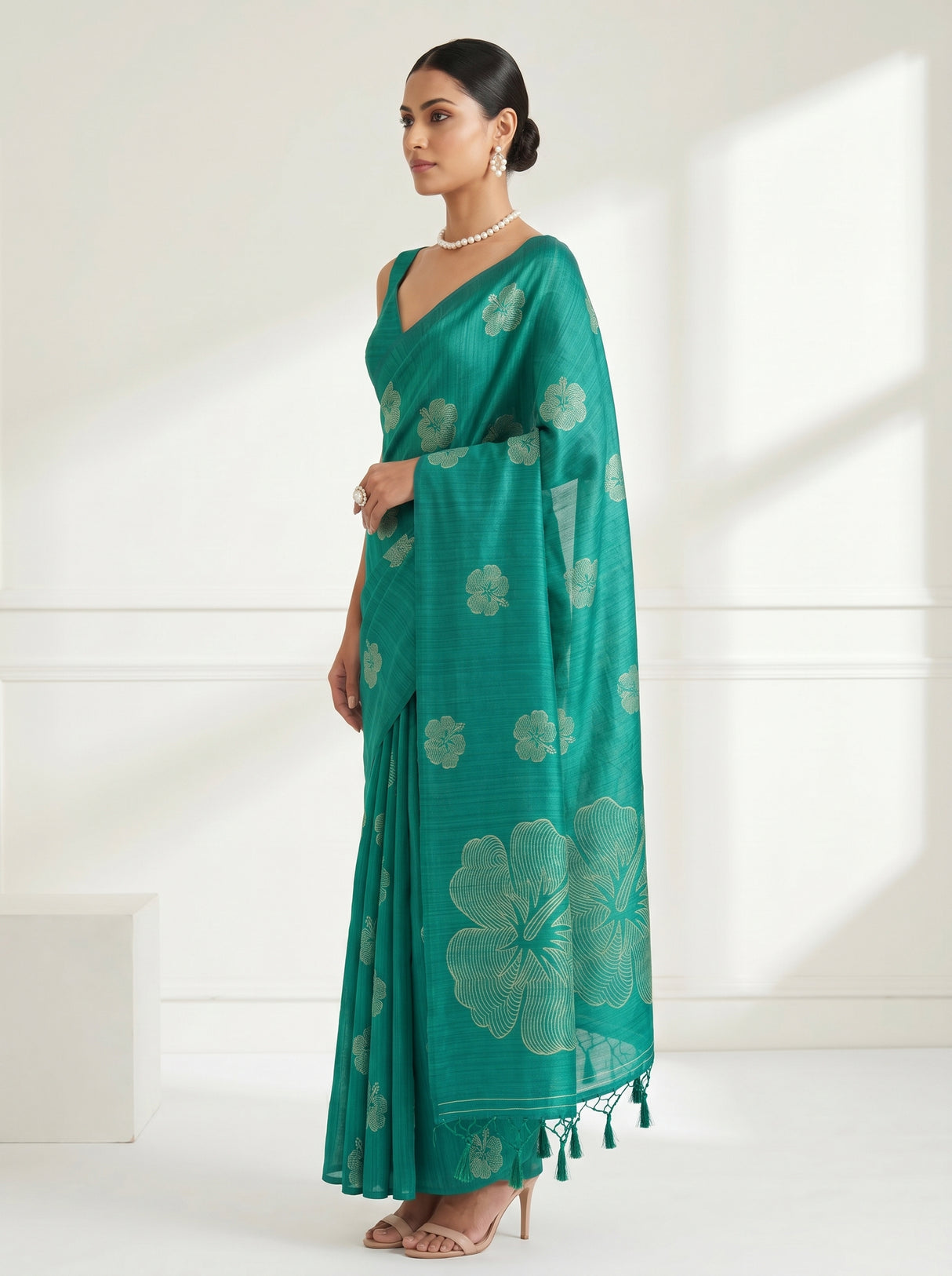 MIMOSA Saree Saree — pose 3 styling detail