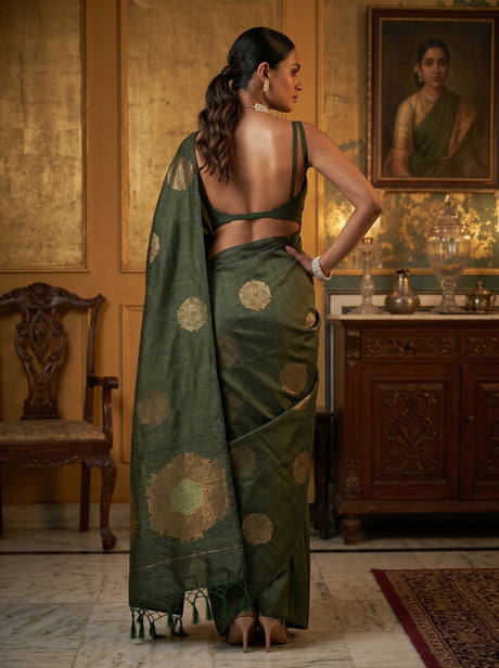 MIMOSA Saree Saree — pose 2 styling detail