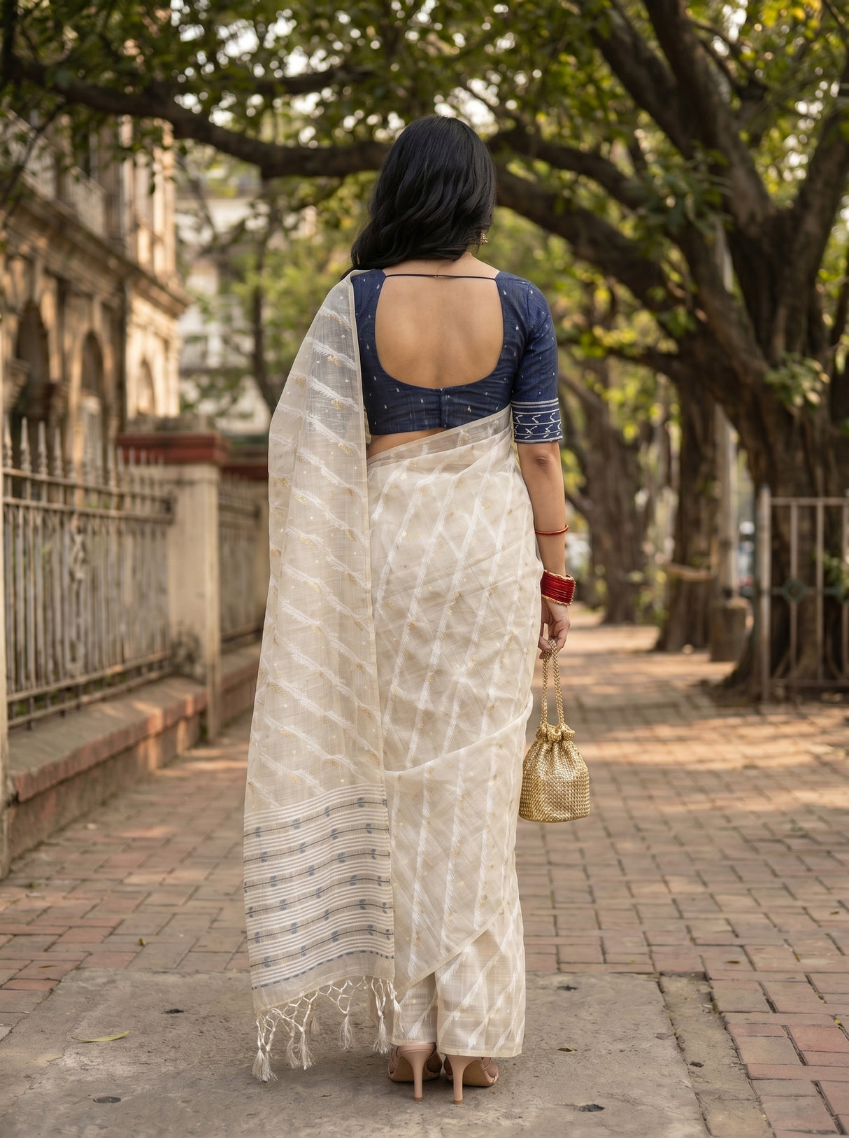 MIMOSA Saree Saree — pose 2 styling detail