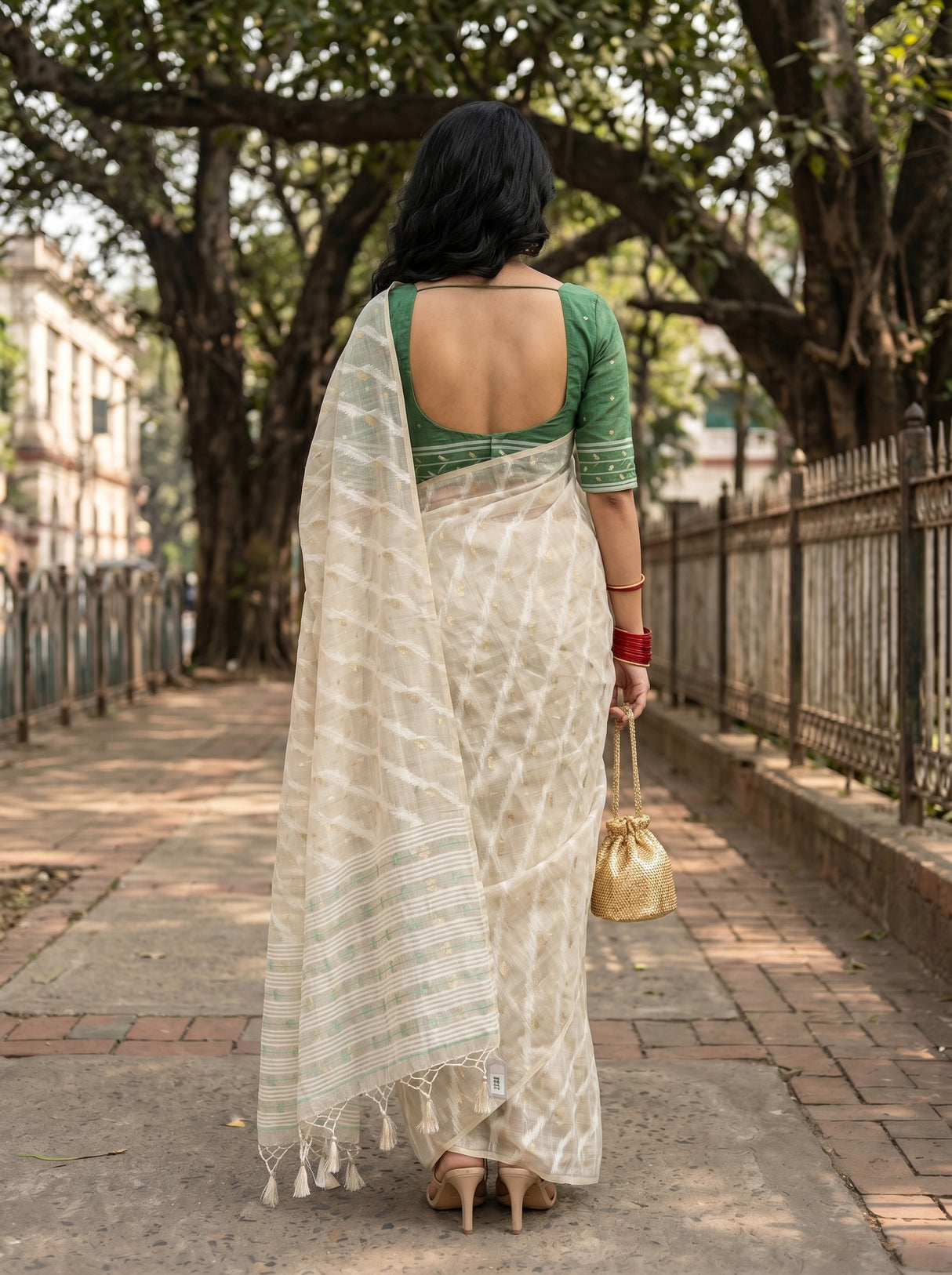 MIMOSA Saree Saree — pose 2 styling detail