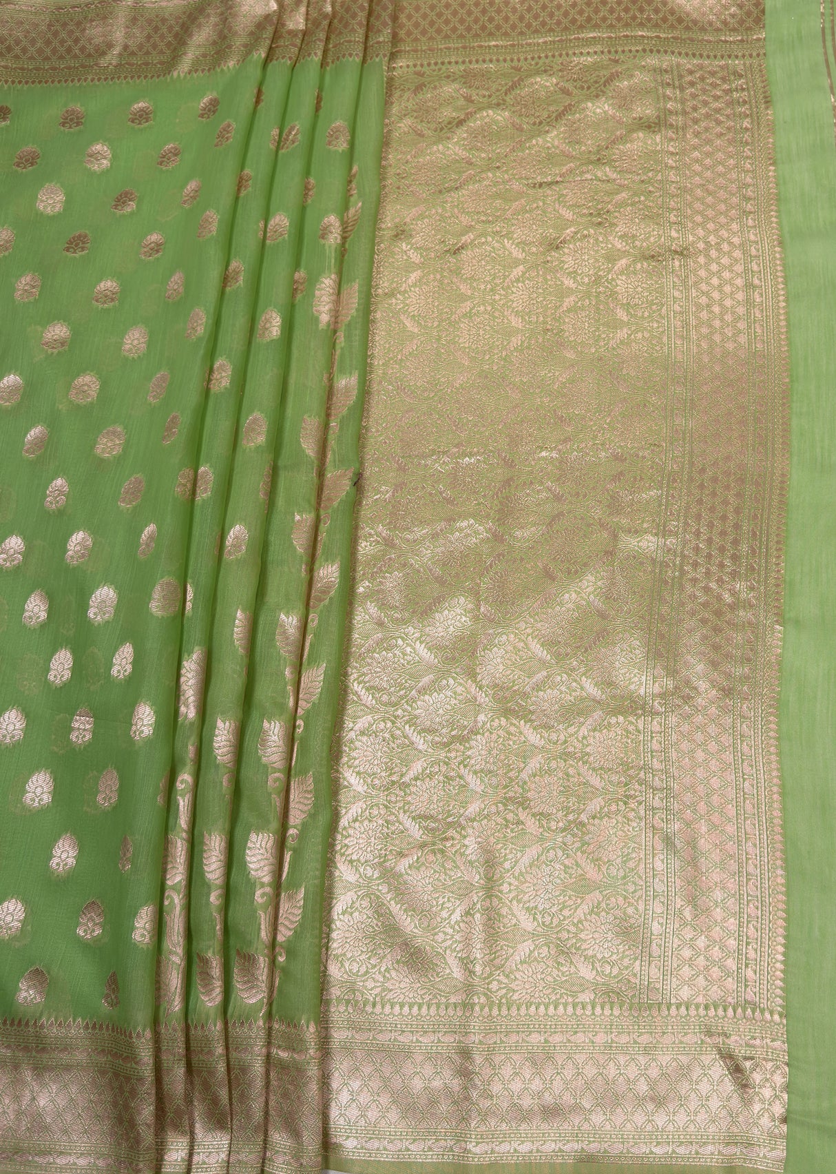 MIMOSA Pista Banarasi Linen Saree — pallu and zari work detail