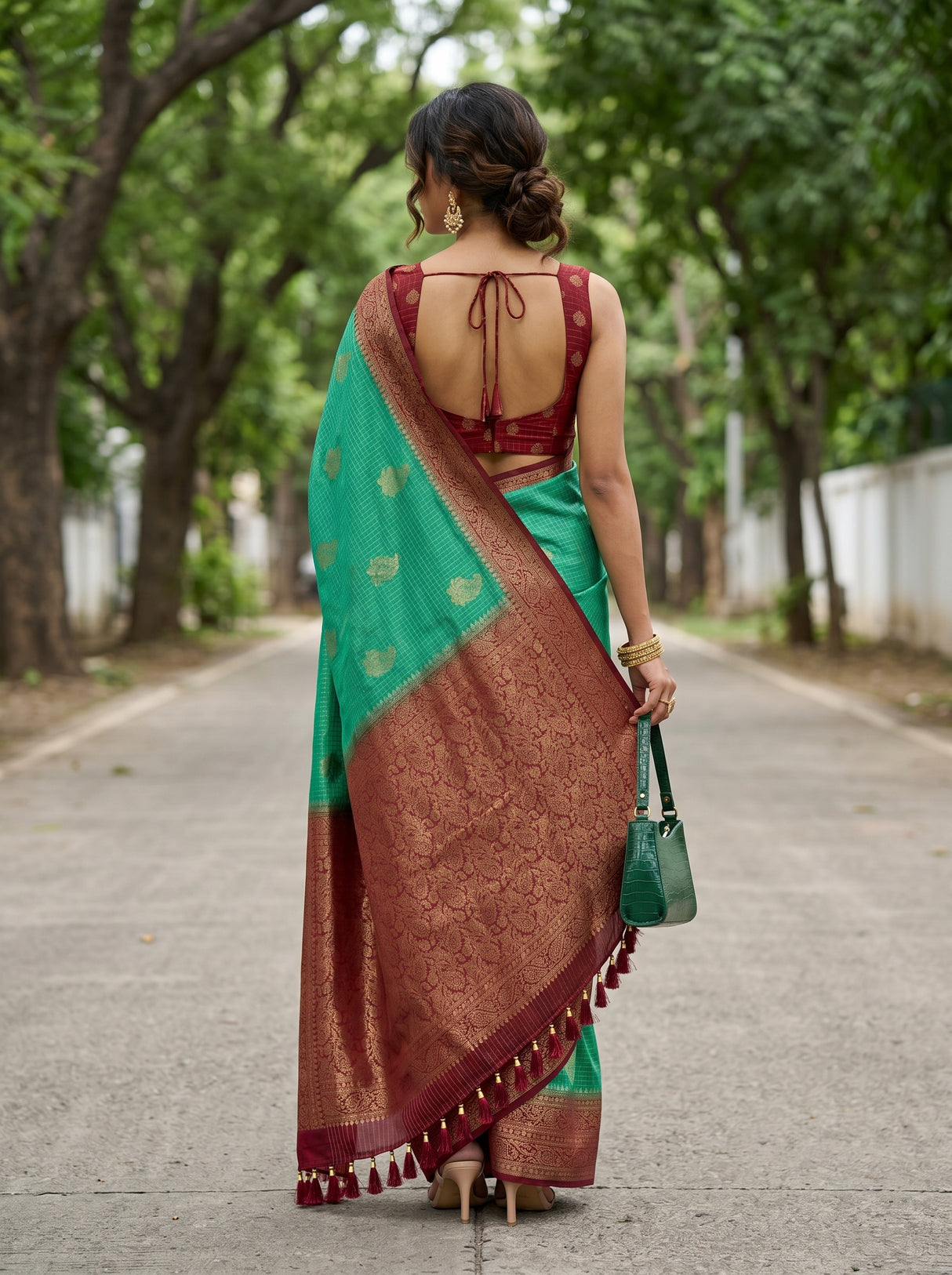 MIMOSA Saree Saree — pose 2 styling detail