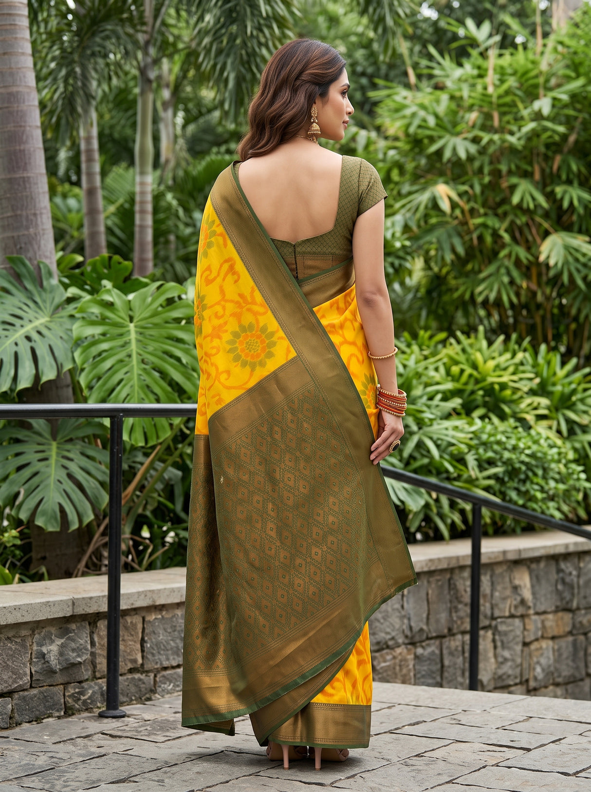 MIMOSA Saree Saree — pose 2 styling detail