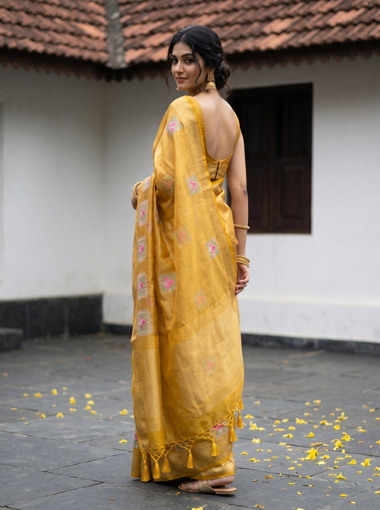 MIMOSA Gold Saree Saree — pose 7 styling detail