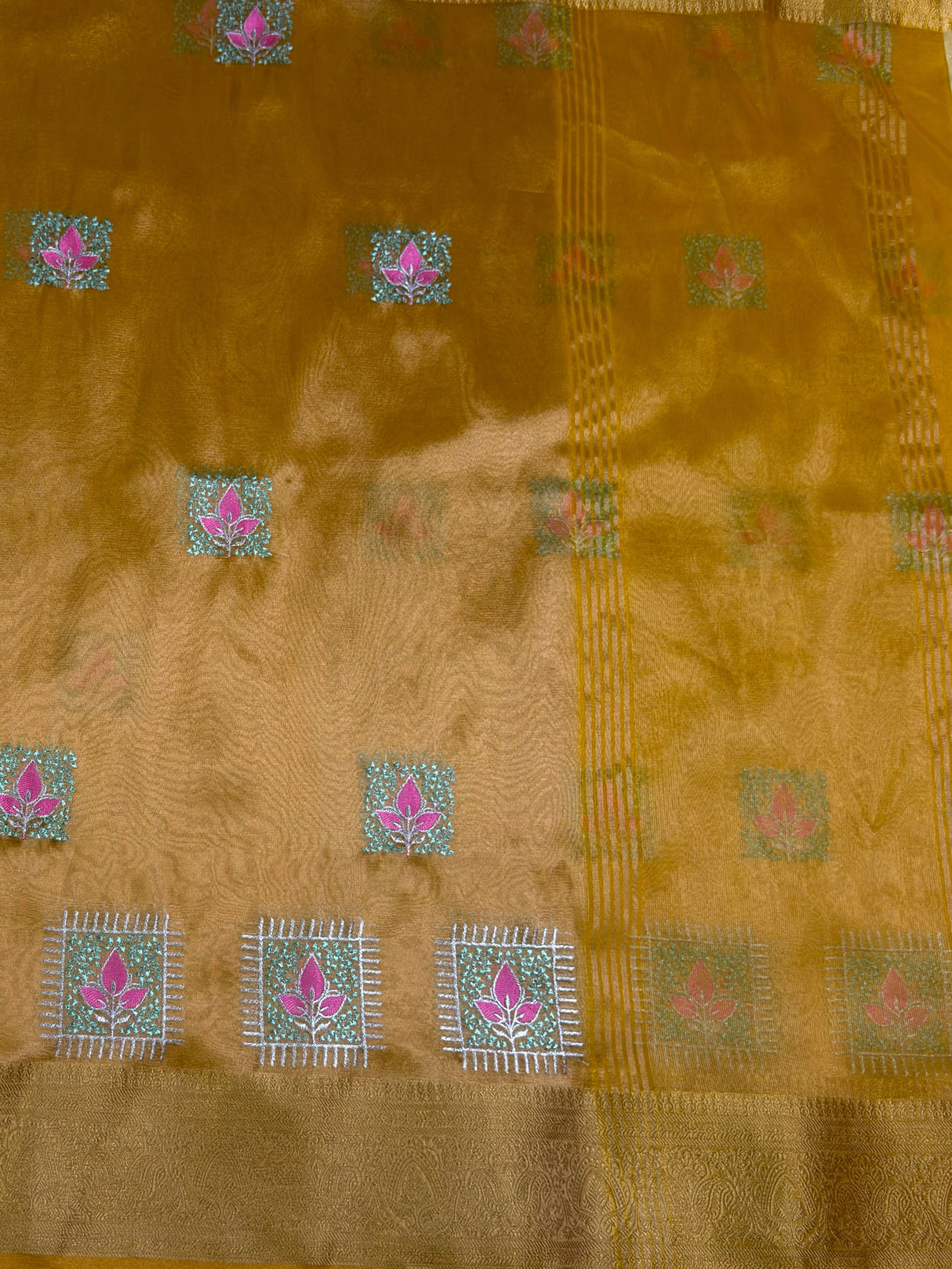 MIMOSA Gold Saree Saree — pallu and zari work detail