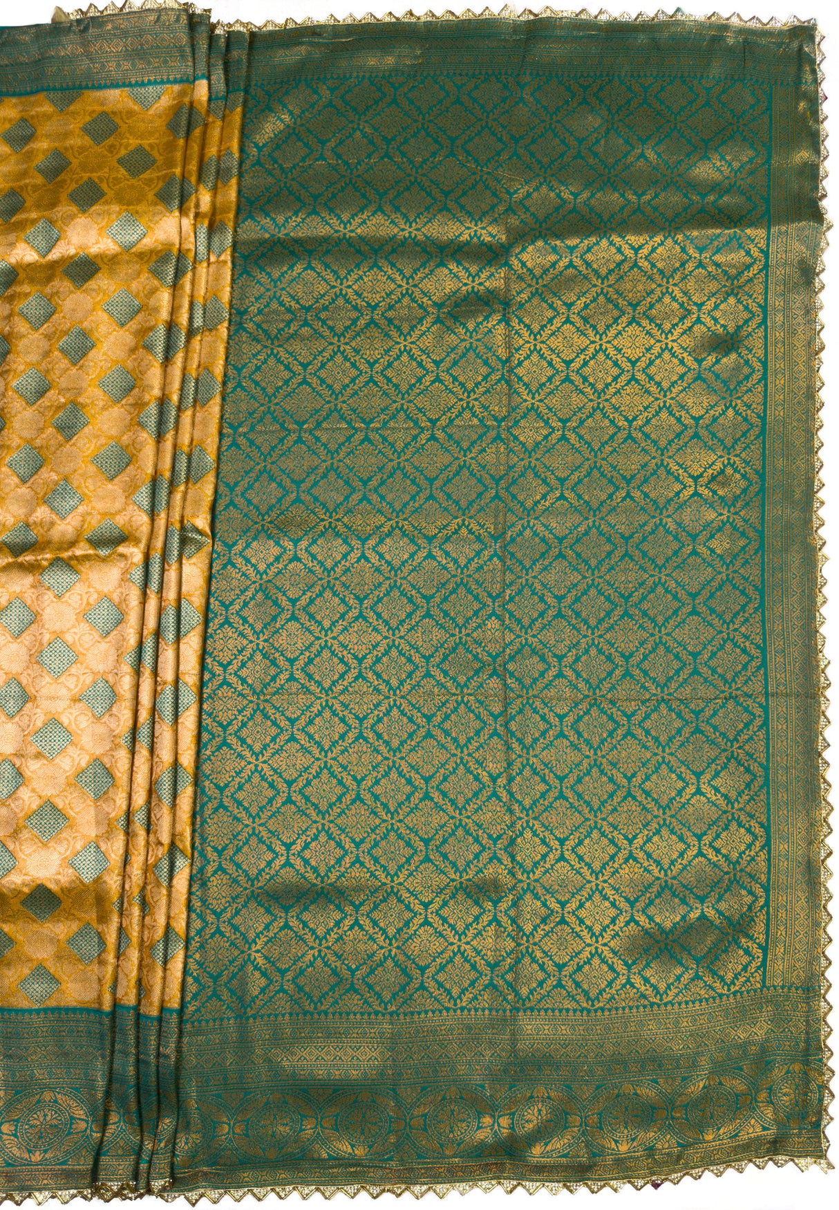 MIMOSA Gold Saree Saree — pallu and zari work detail