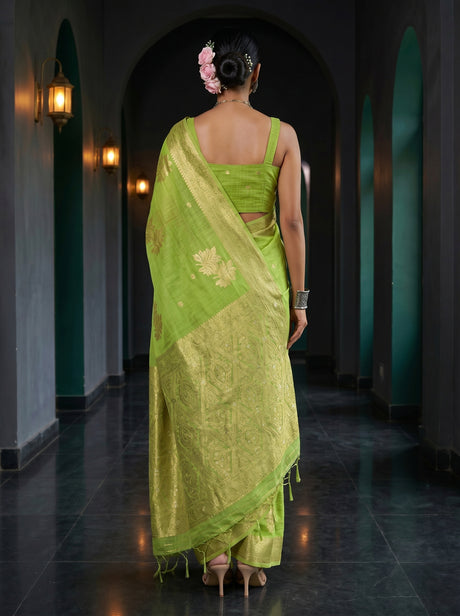 MIMOSA Saree Saree — pose 2 styling detail