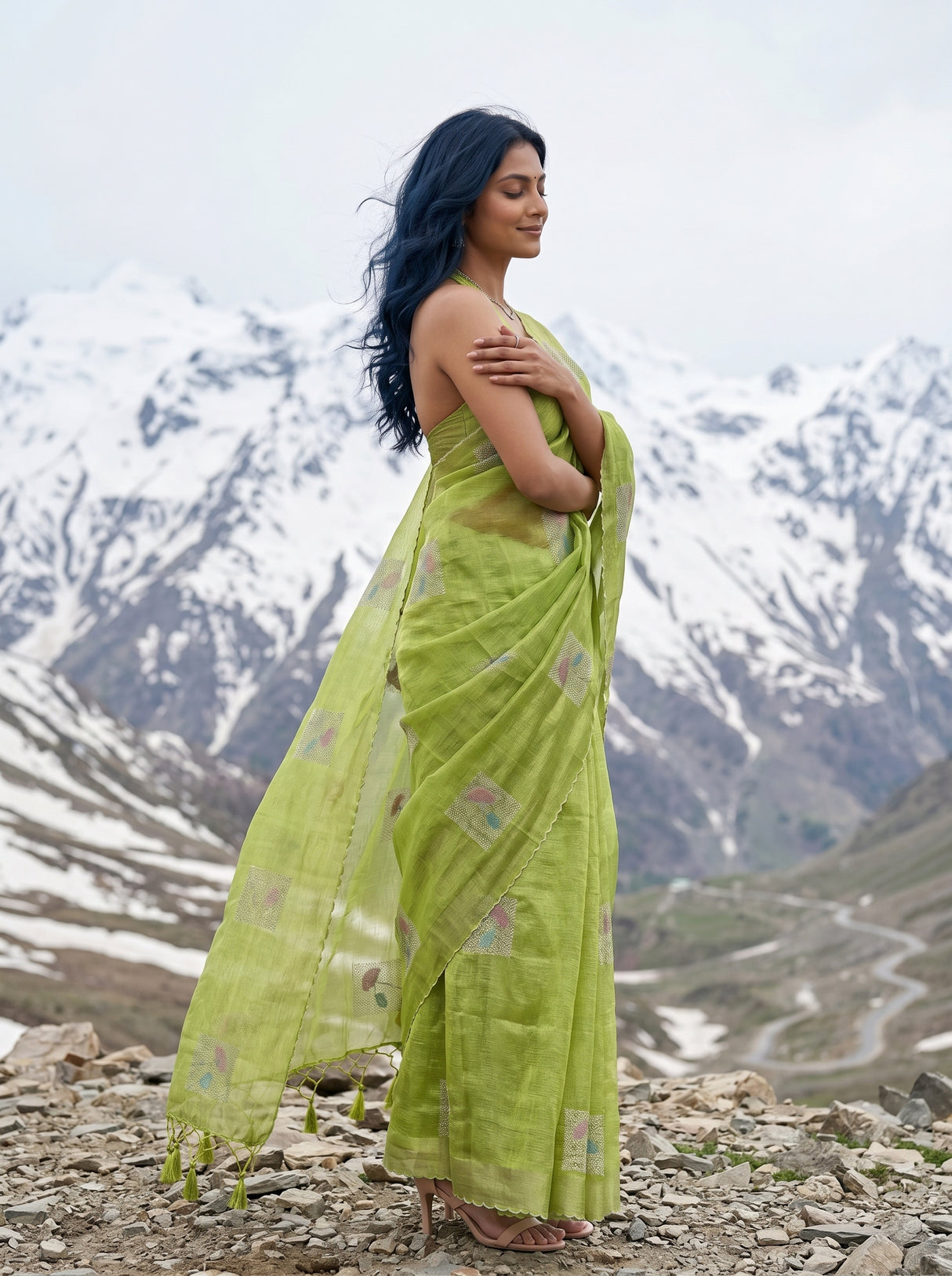 MIMOSA Saree Saree — pose 3 styling detail