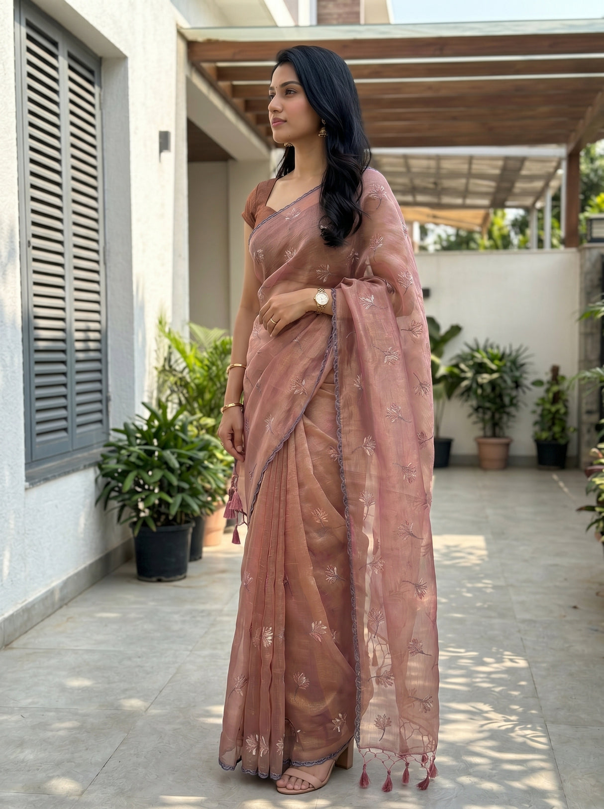 MIMOSA Saree Saree — pose 3 styling detail
