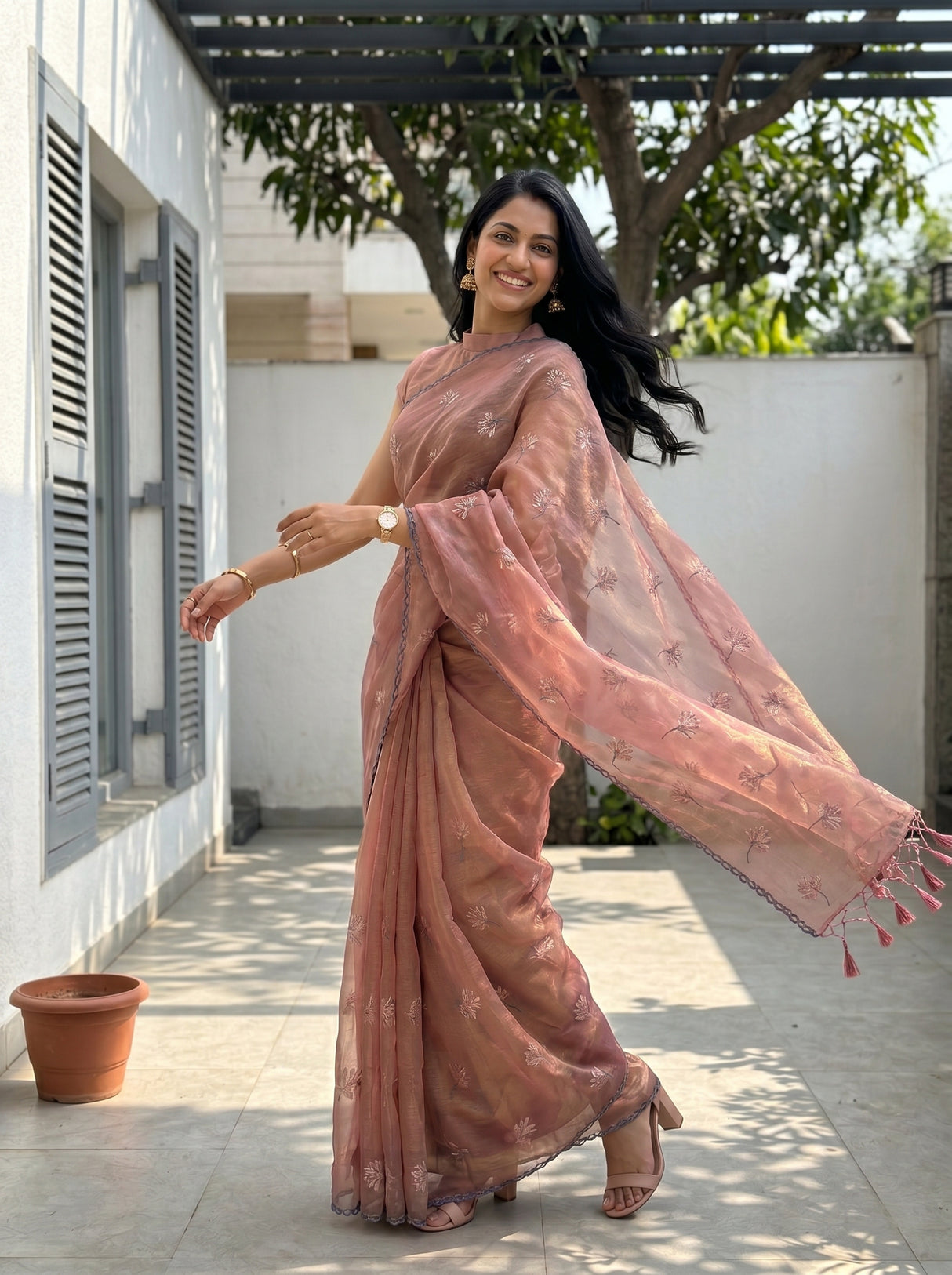 MIMOSA Saree Saree — pose 5 styling detail