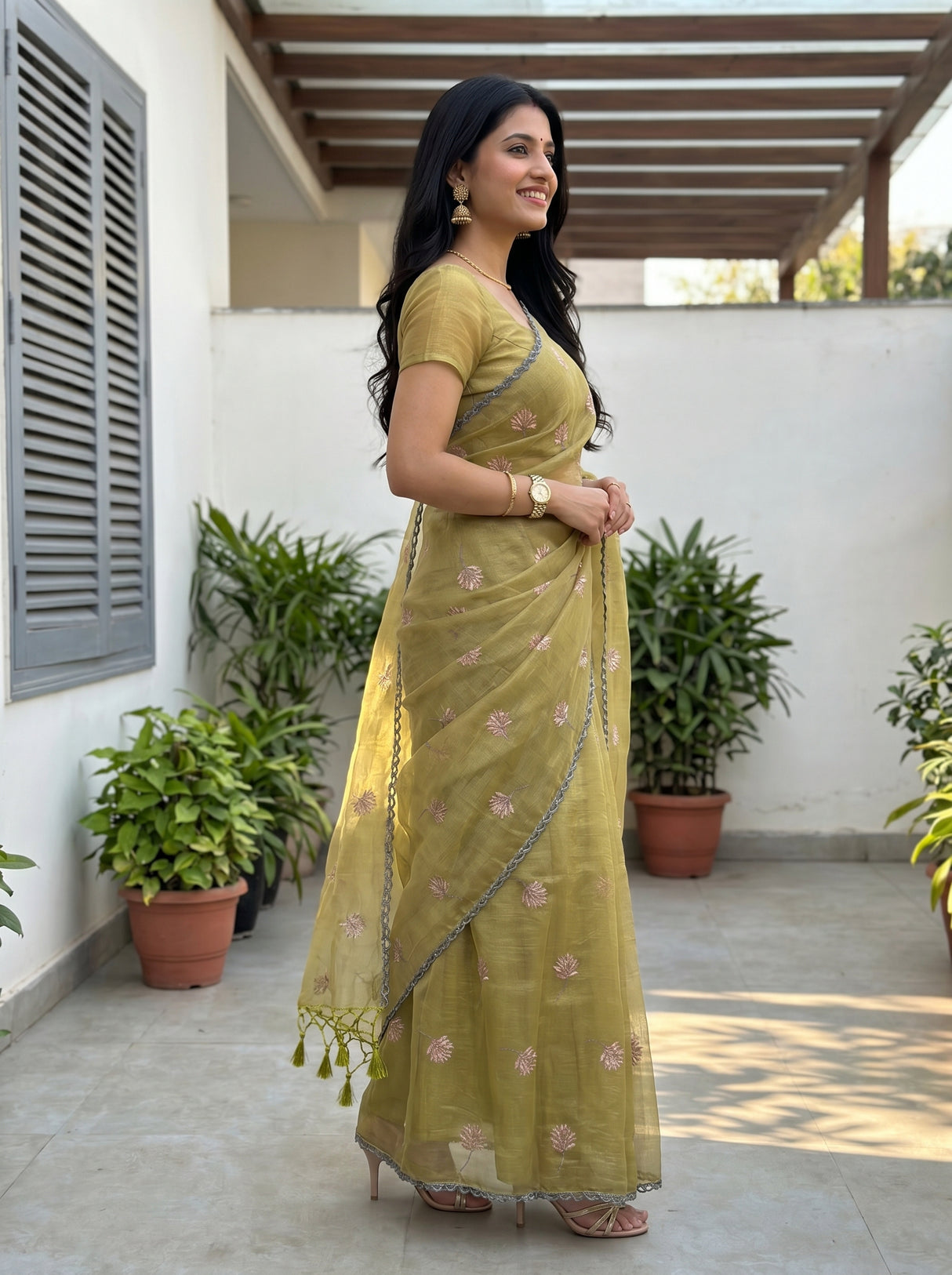 MIMOSA Saree Saree — pose 3 styling detail