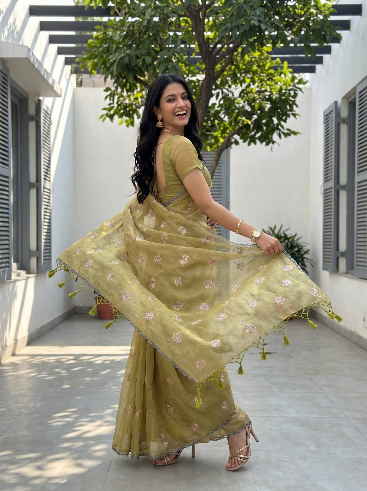 MIMOSA Saree Saree — pose 5 styling detail