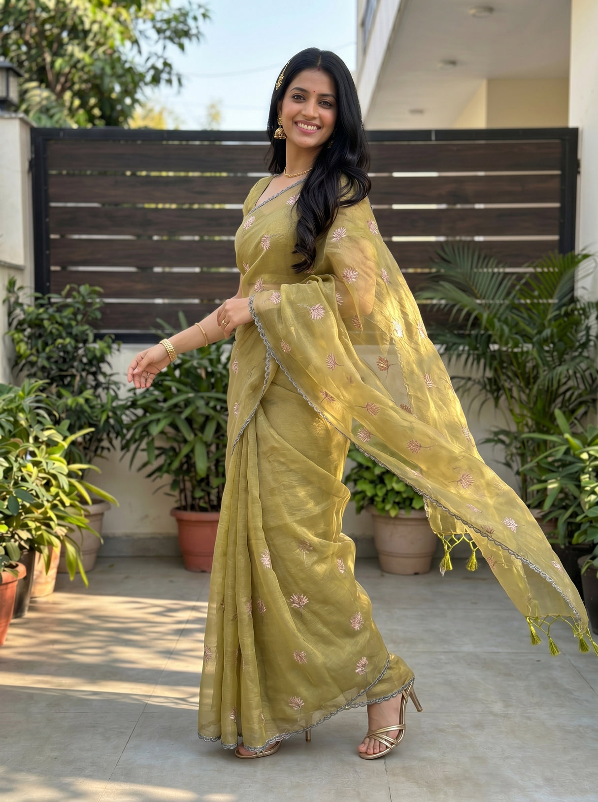 MIMOSA Saree Saree — pose 9 styling detail