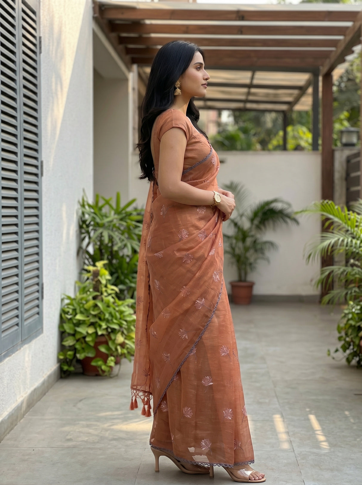 MIMOSA Saree Saree — pose 3 styling detail