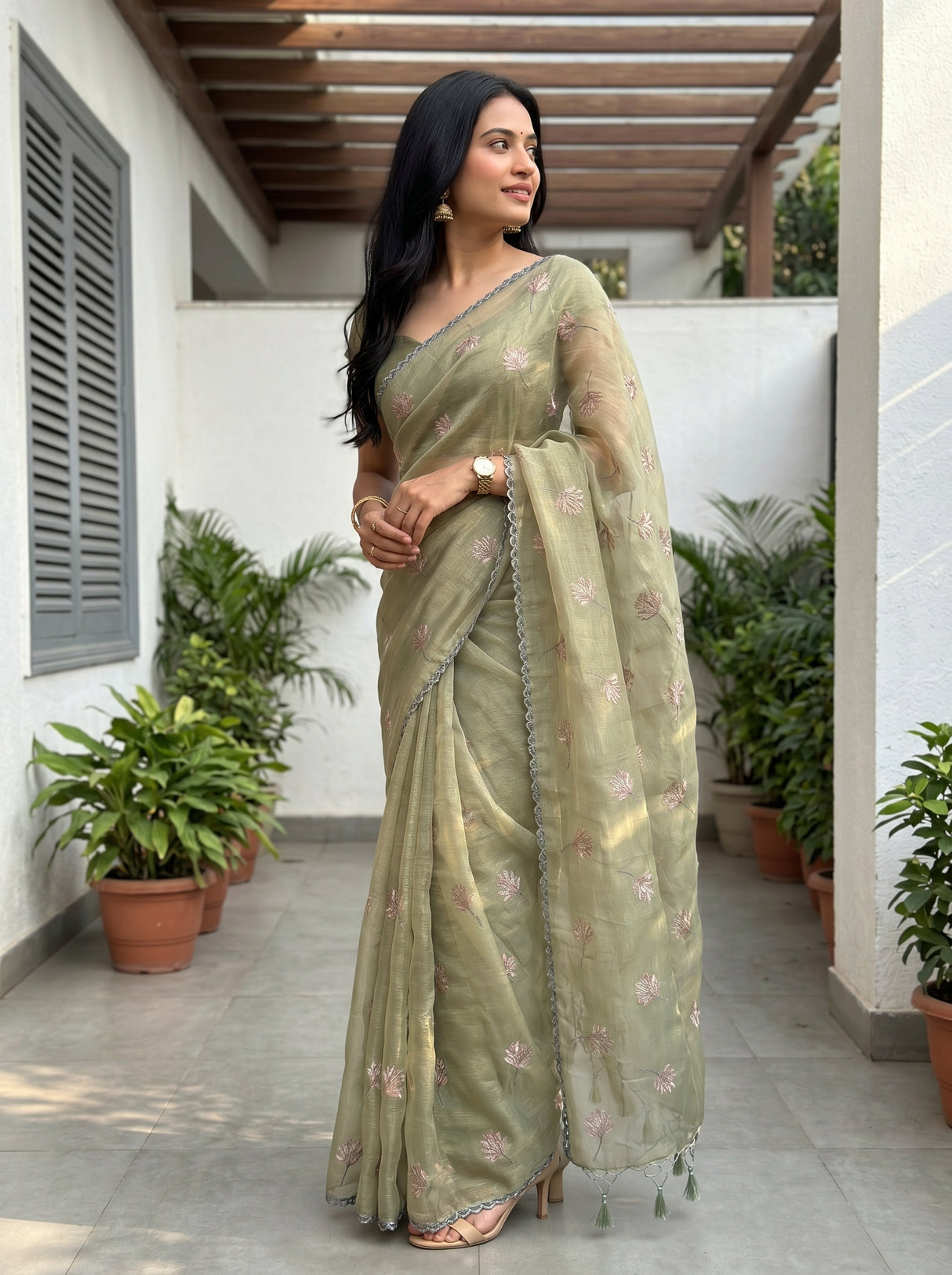 MIMOSA Saree Saree — pose 3 styling detail
