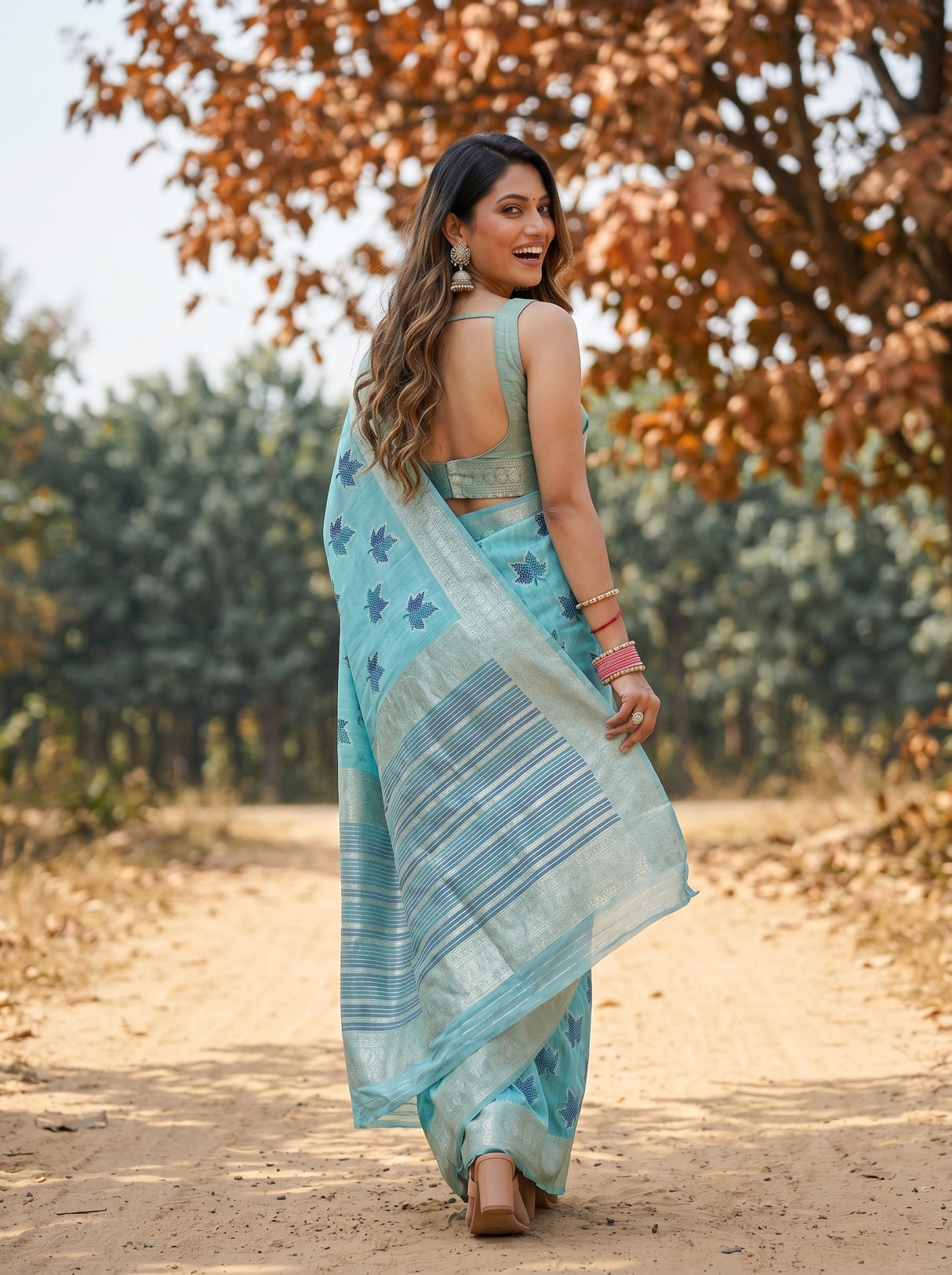 MIMOSA Saree Saree — pose 2 styling detail
