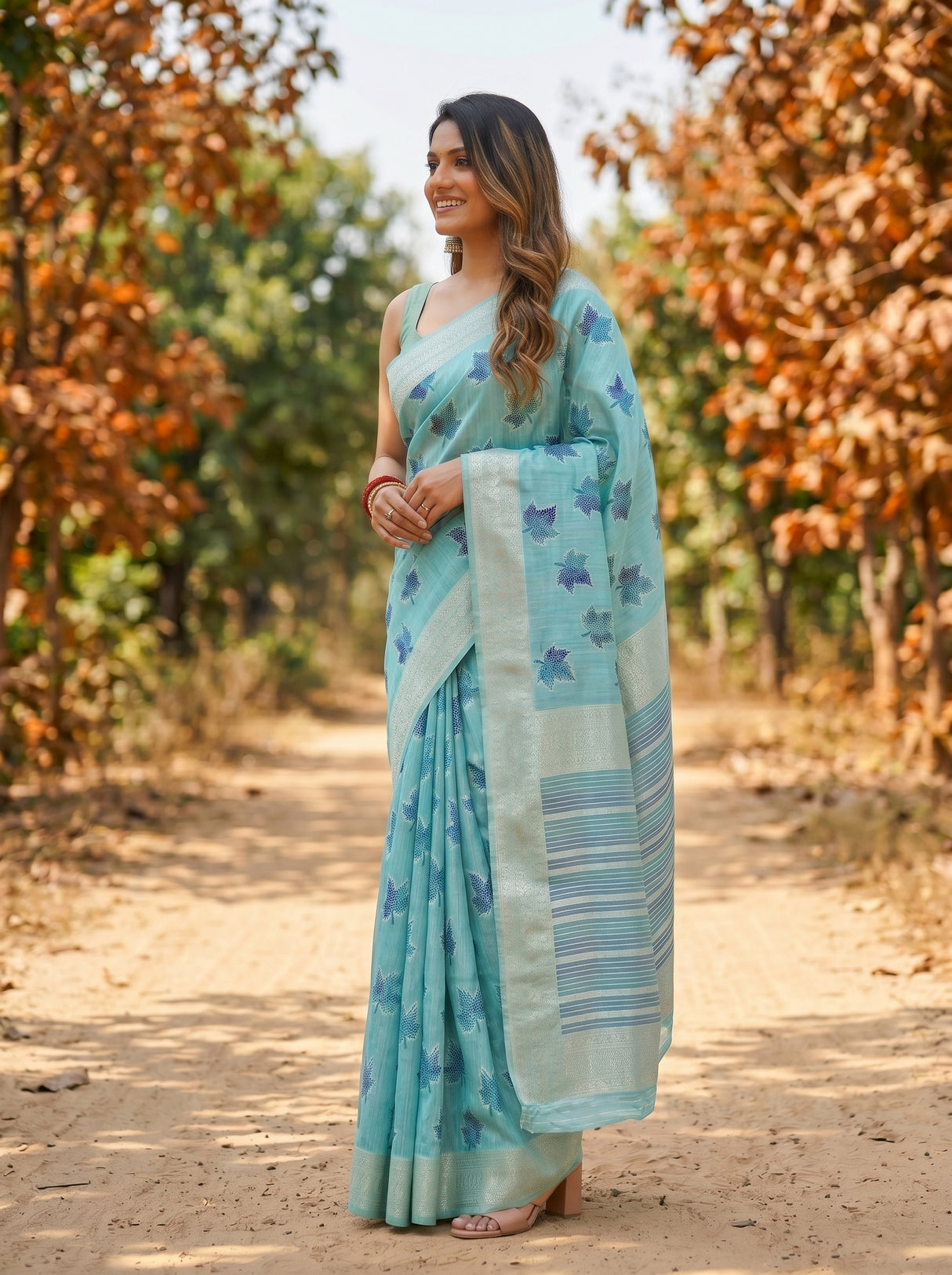 MIMOSA Saree Saree — pose 3 styling detail