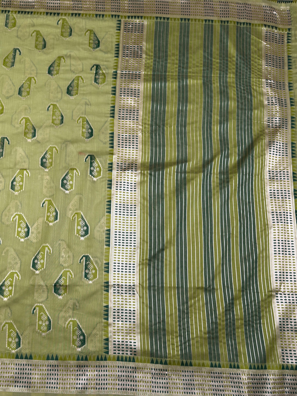 MIMOSA Olive Banarasi Linen Saree — pallu and zari work detail